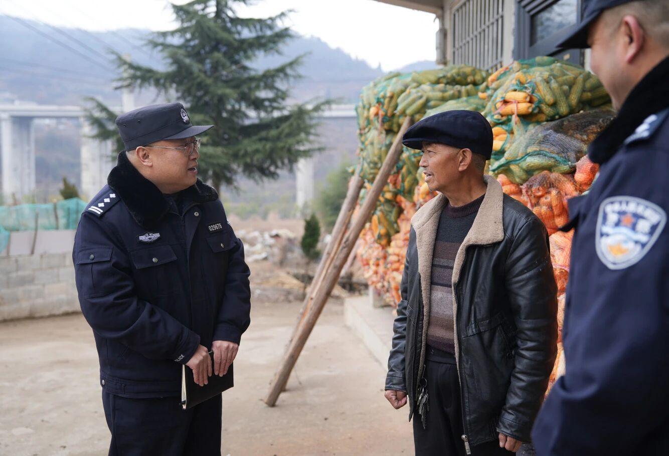 二十五載從警路 六盤水民警王更生繪就基層平安圖